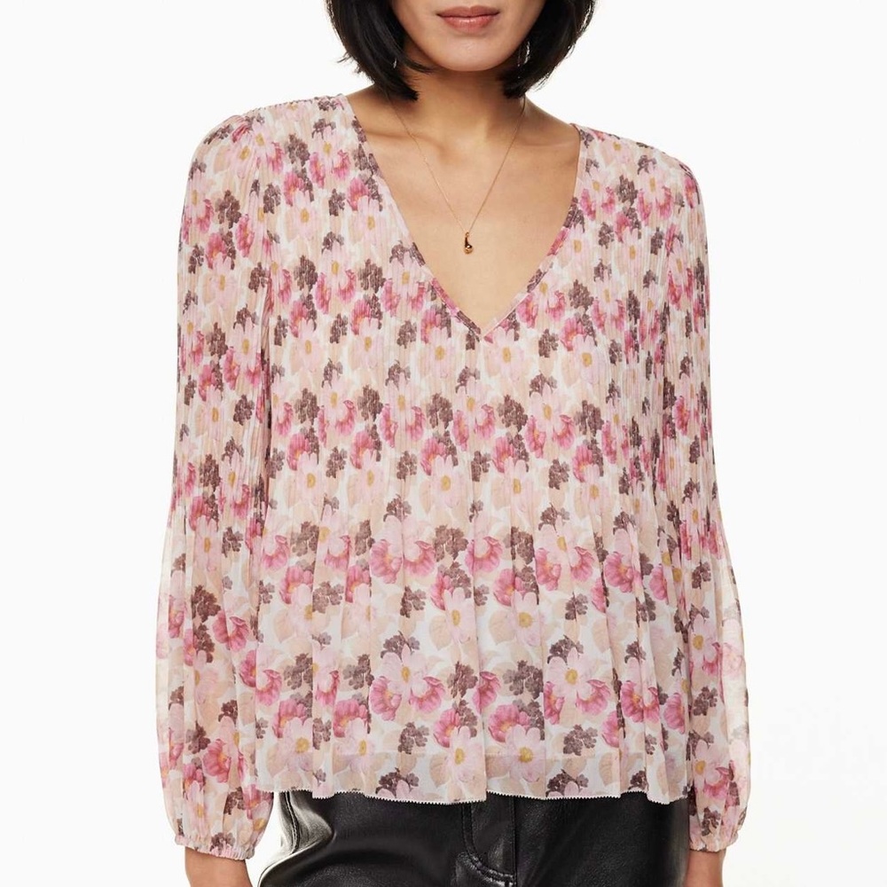Aritzia Wilfred Long Sleeve V-Neck Floral Top Pink Medium, Feminine Cottagecore